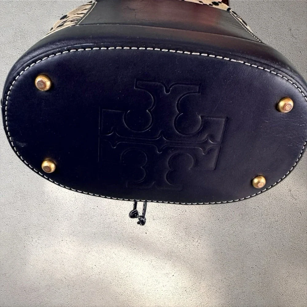 Tory Burch tory burch